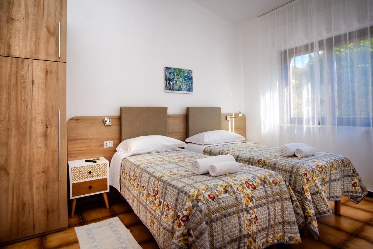 Residence Appartamenti Caffarena อาร์บาตักซ์ ภายนอก รูปภาพ