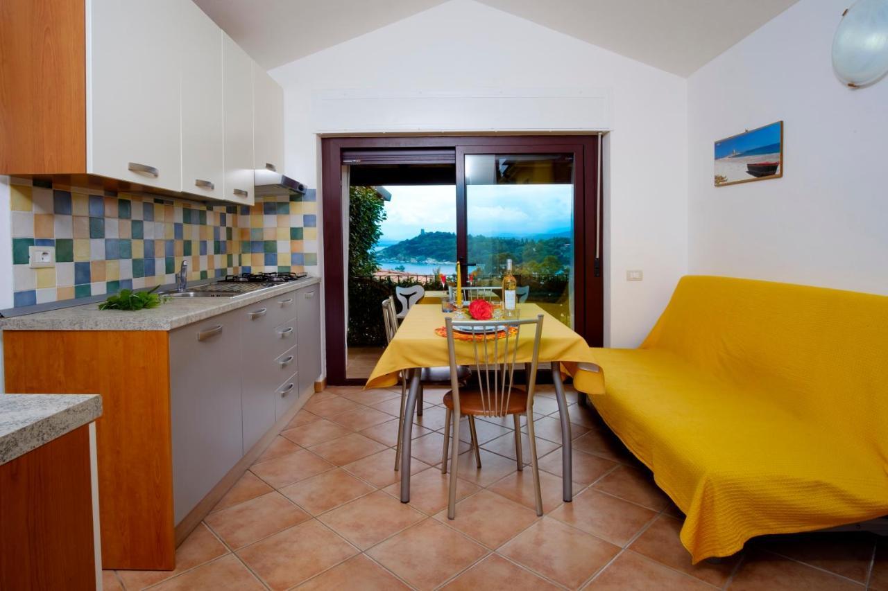Residence Appartamenti Caffarena อาร์บาตักซ์ ภายนอก รูปภาพ
