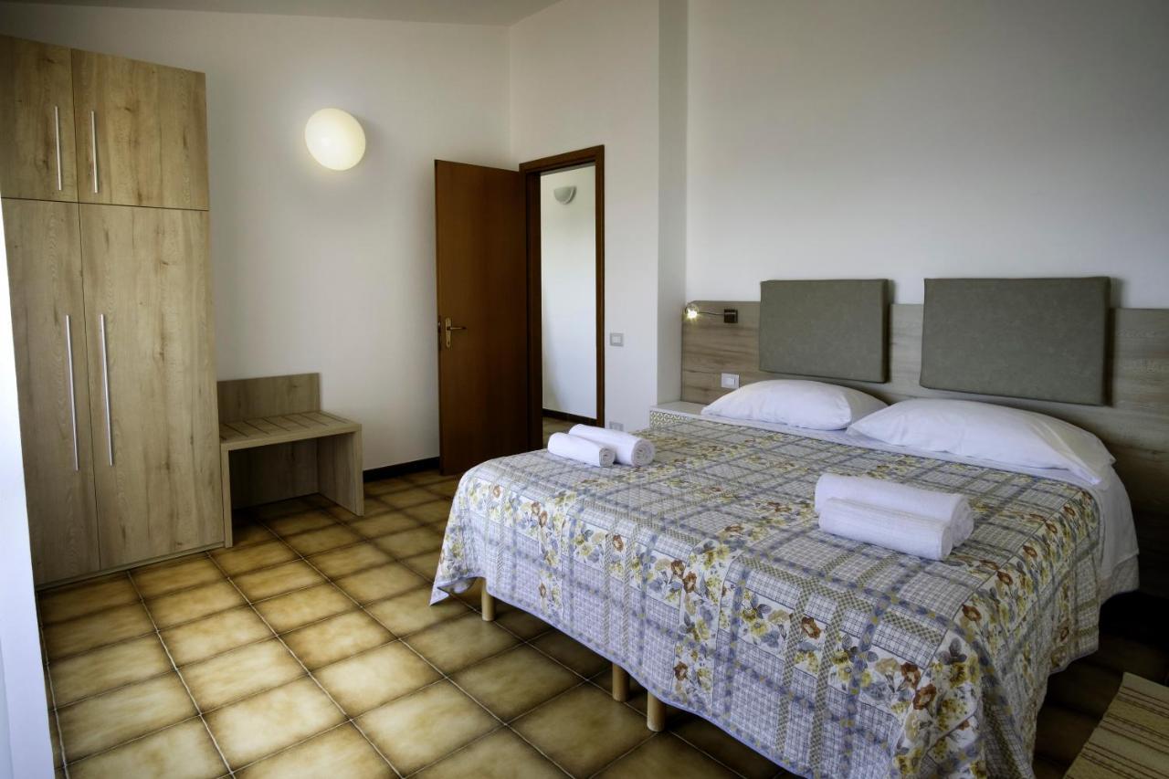Residence Appartamenti Caffarena อาร์บาตักซ์ ภายนอก รูปภาพ