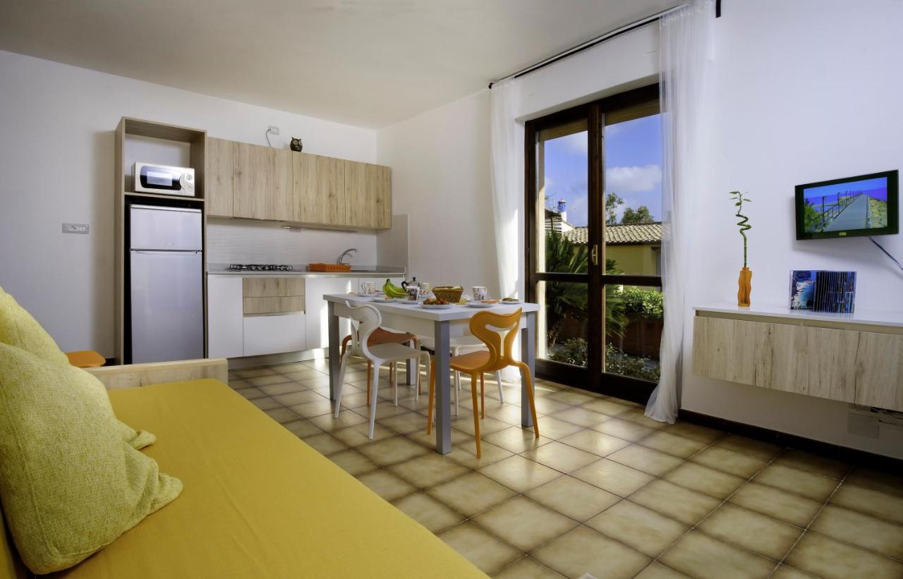 Residence Appartamenti Caffarena อาร์บาตักซ์ ภายนอก รูปภาพ