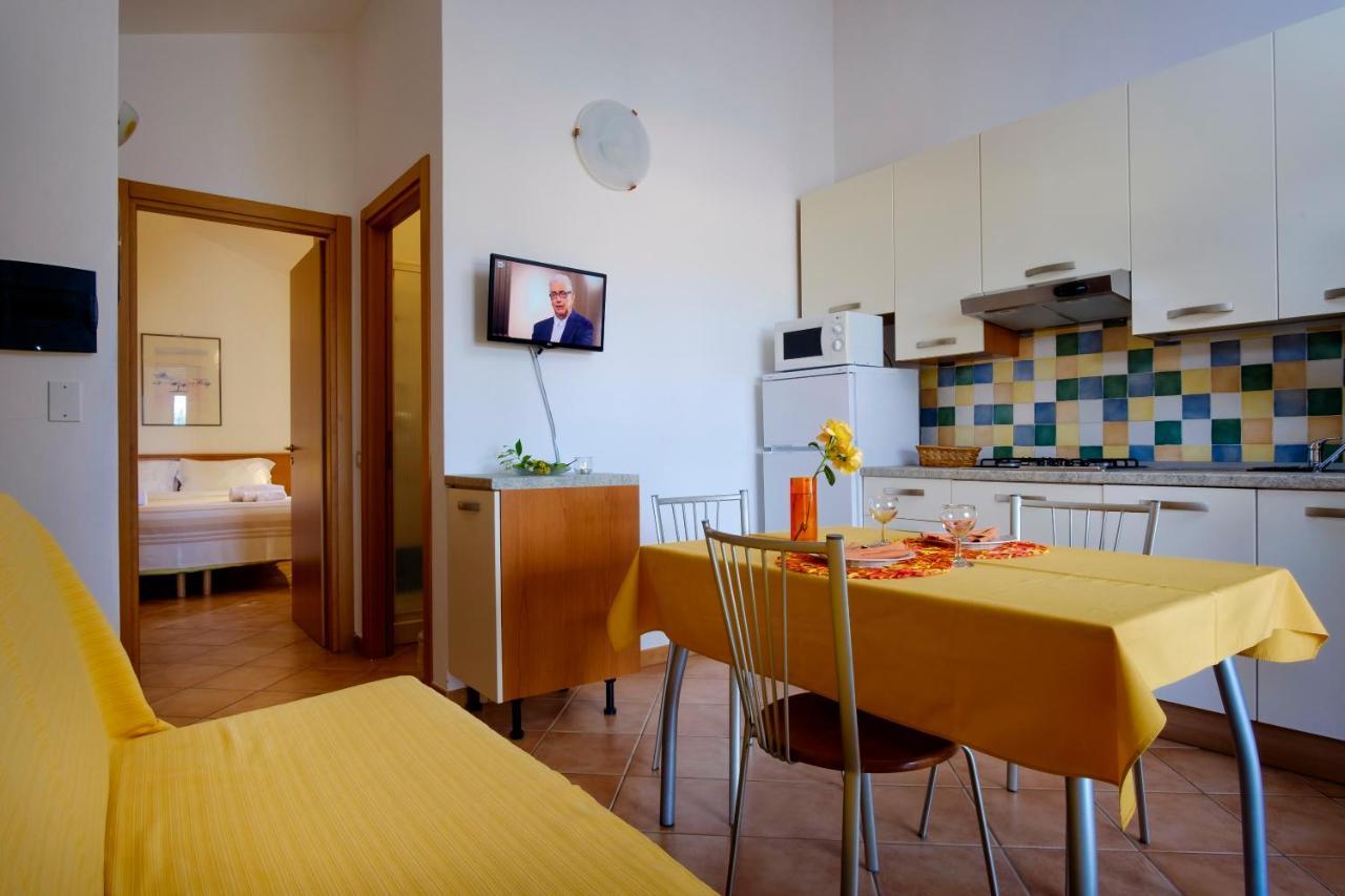 Residence Appartamenti Caffarena อาร์บาตักซ์ ภายนอก รูปภาพ