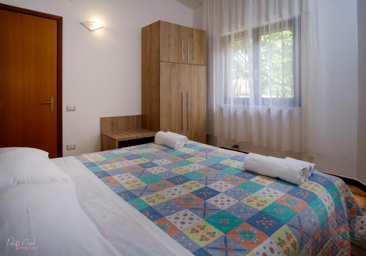 Residence Appartamenti Caffarena อาร์บาตักซ์ ภายนอก รูปภาพ