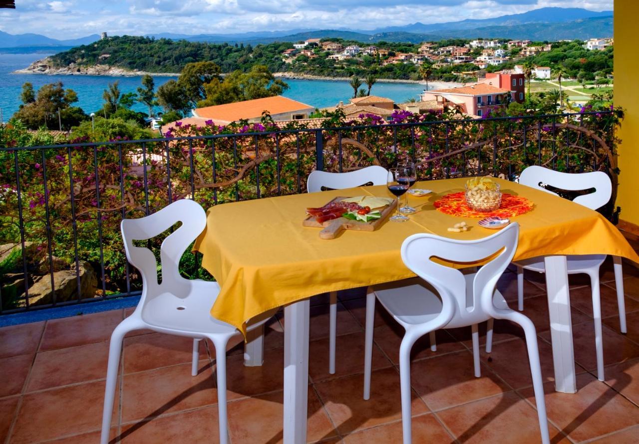 Residence Appartamenti Caffarena อาร์บาตักซ์ ภายนอก รูปภาพ