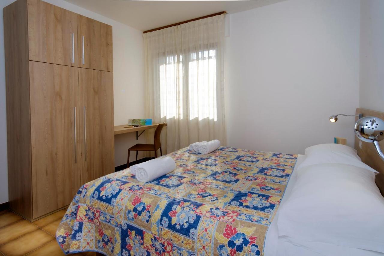 Residence Appartamenti Caffarena อาร์บาตักซ์ ภายนอก รูปภาพ