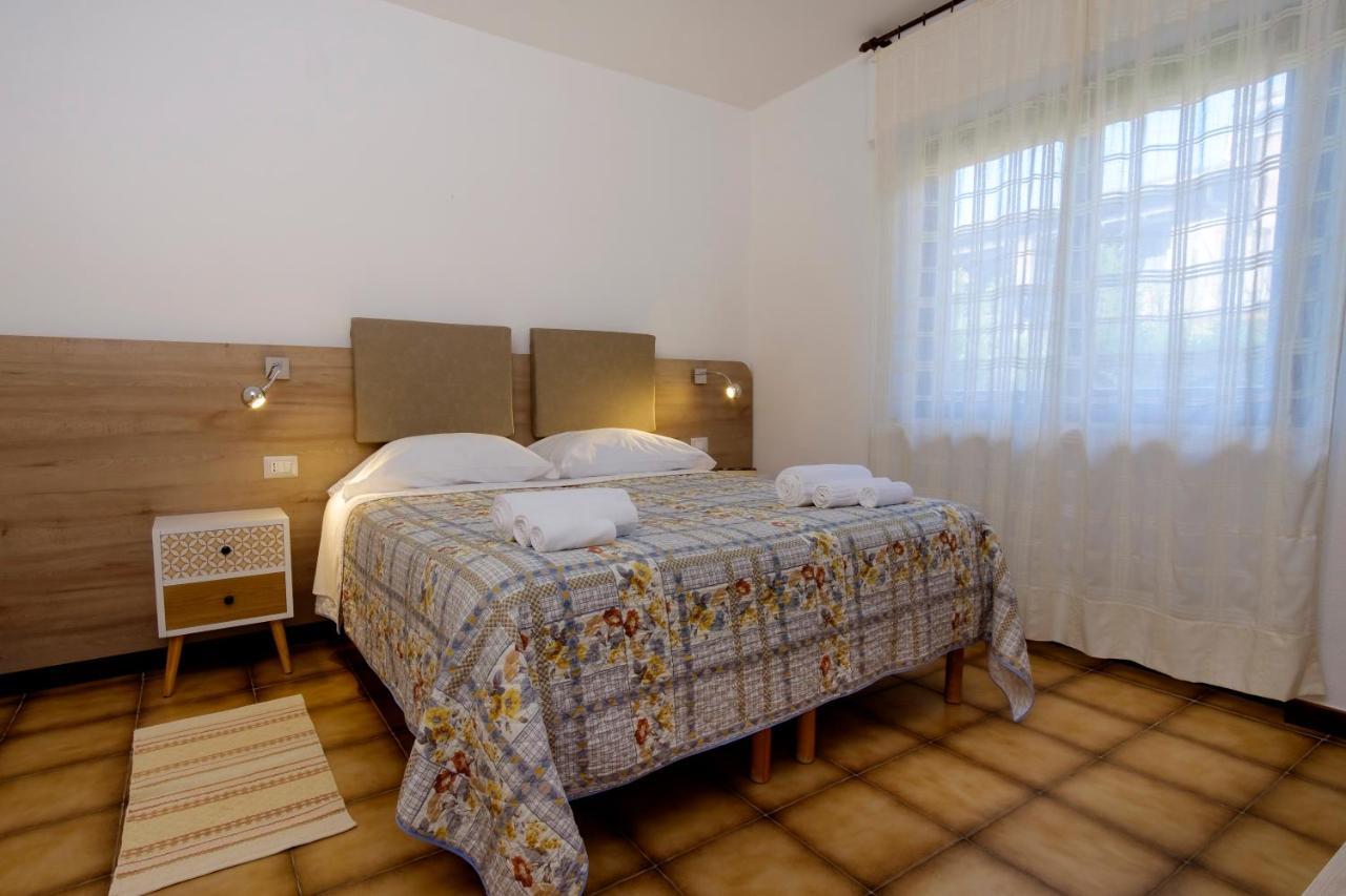 Residence Appartamenti Caffarena อาร์บาตักซ์ ภายนอก รูปภาพ