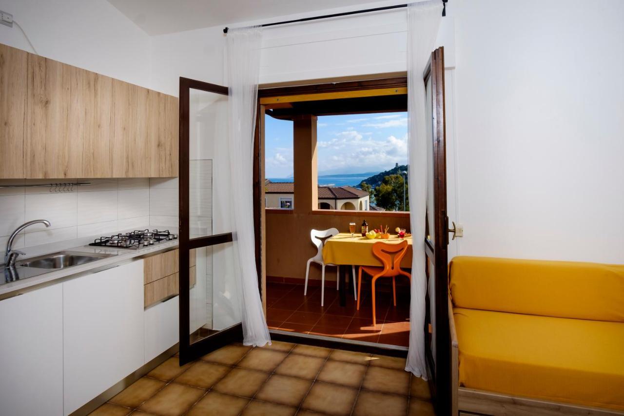 Residence Appartamenti Caffarena อาร์บาตักซ์ ภายนอก รูปภาพ